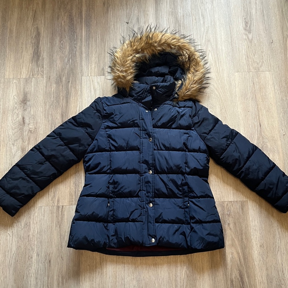 Tommy Hilfiger Navy Puffer Jacket with Faux Fur Hood. New